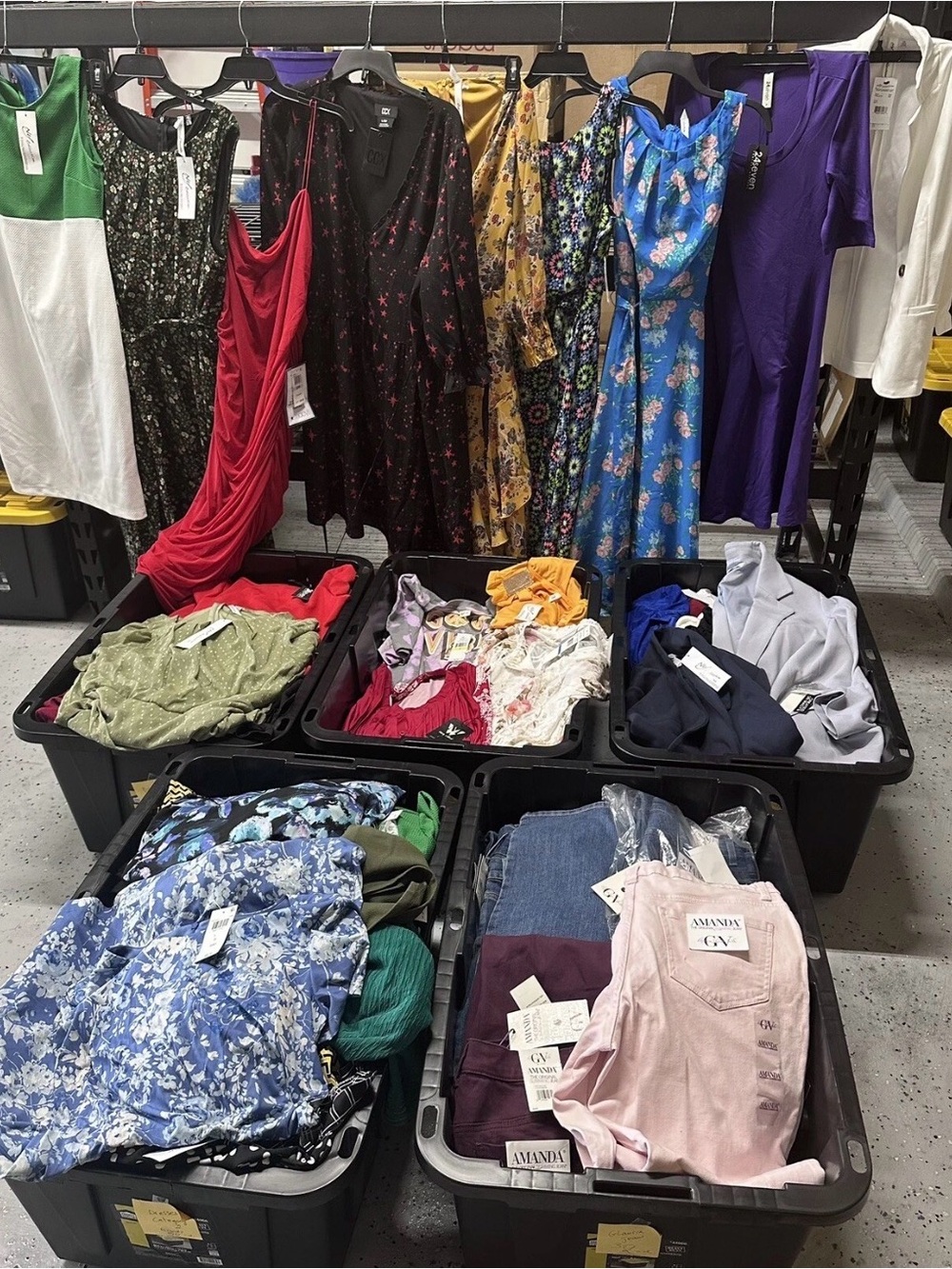 Mystery BNWT 20 Pieces Women’s Wholesale Clothing!